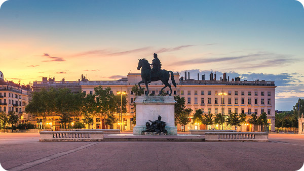 LYON